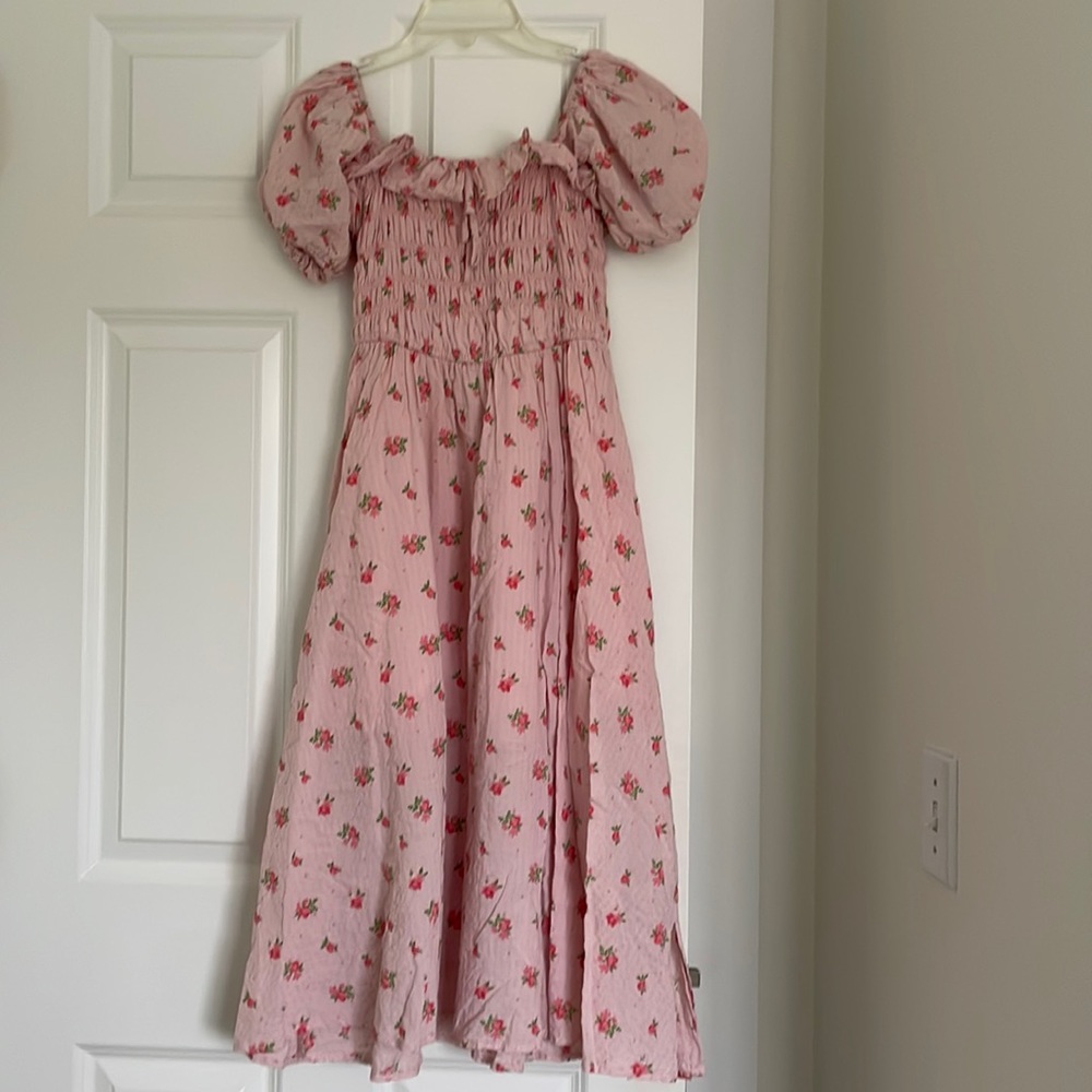 Puff sleeve pink dress